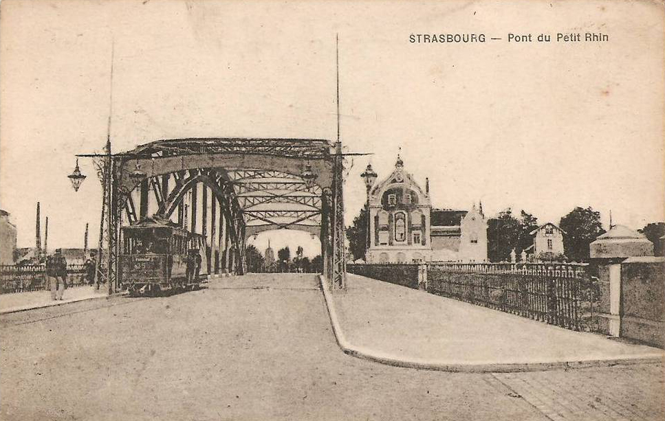 Straßenbahnbrücke über den Petit Rhin bei der Rhein-Fischer-Villa