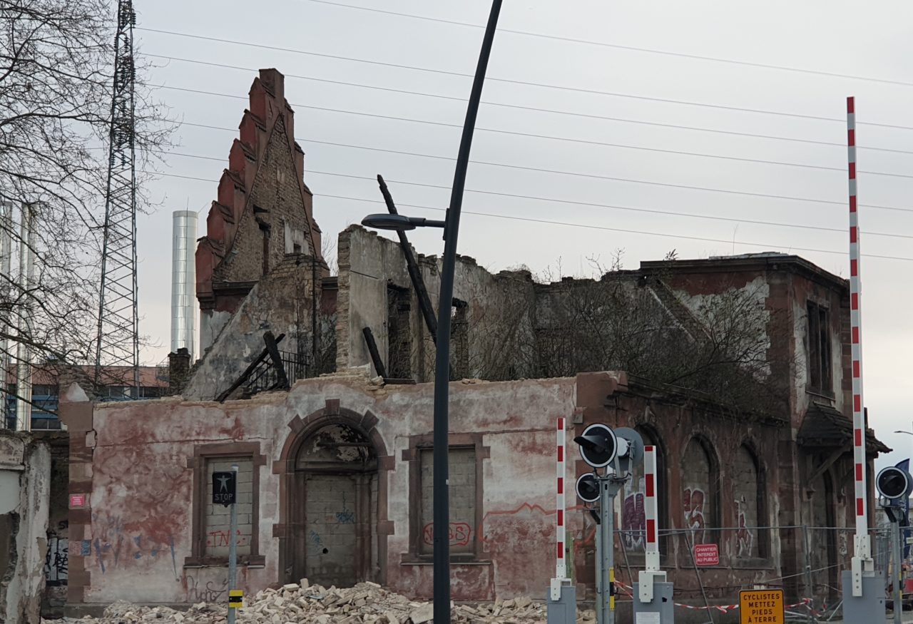 La ruine de la brasserie après la première tempête du 28 février 2020 : un deuxième pignon n'a pas résisté © SPL Deux-Rives