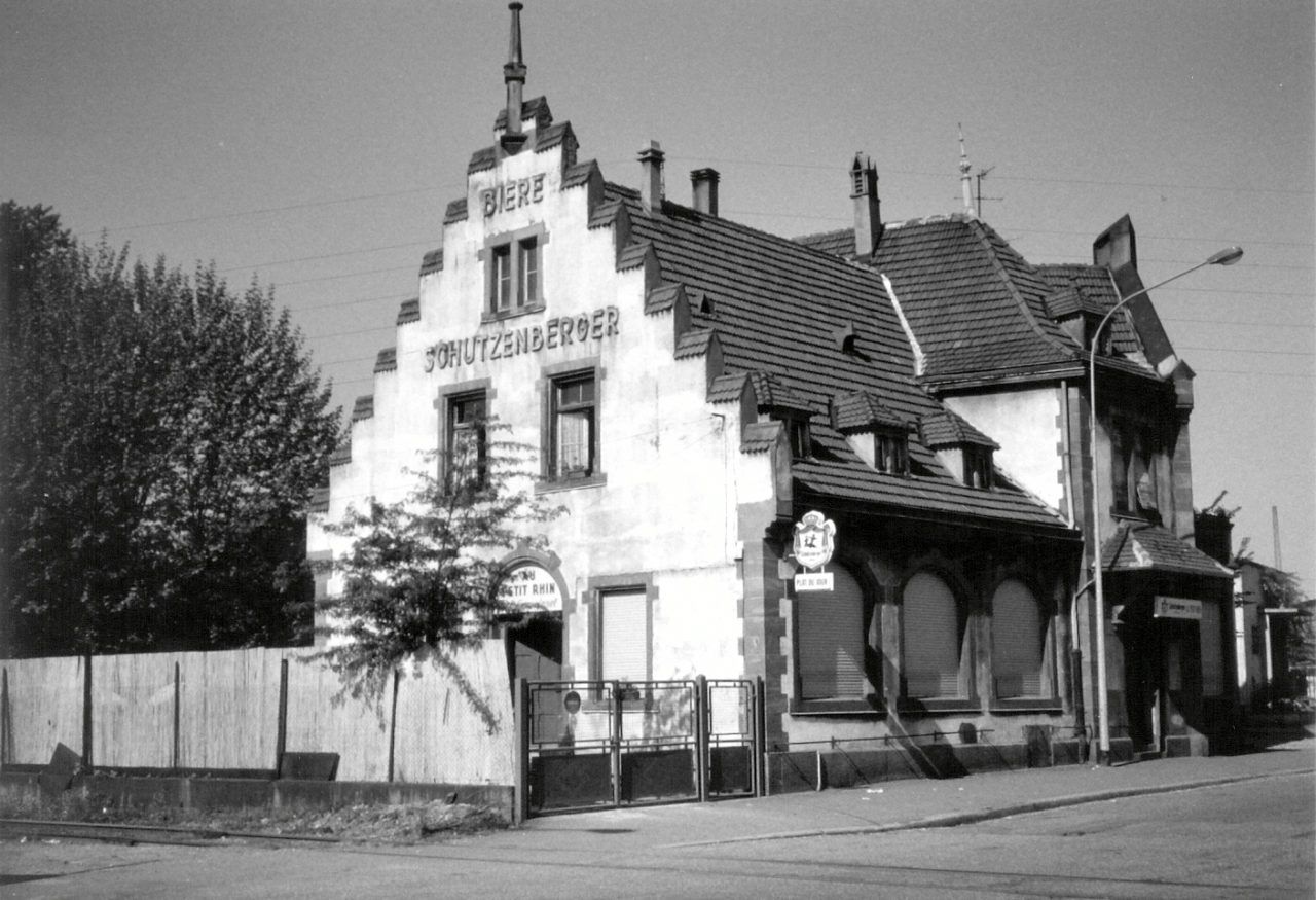 La brasserie en 1995 avant son incendie en 1997 1920 © CC-BY-SA, Jean-Pierre Zimmermann
