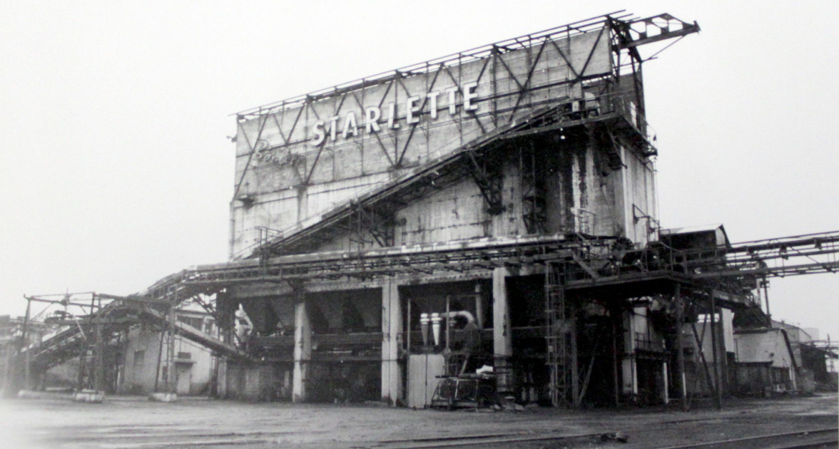 Photo de l'usine de boulets de charbon Starlette au cours du XXème siècle. Crédits photo : Inventaire de la région / Patrimoine d'Alsace