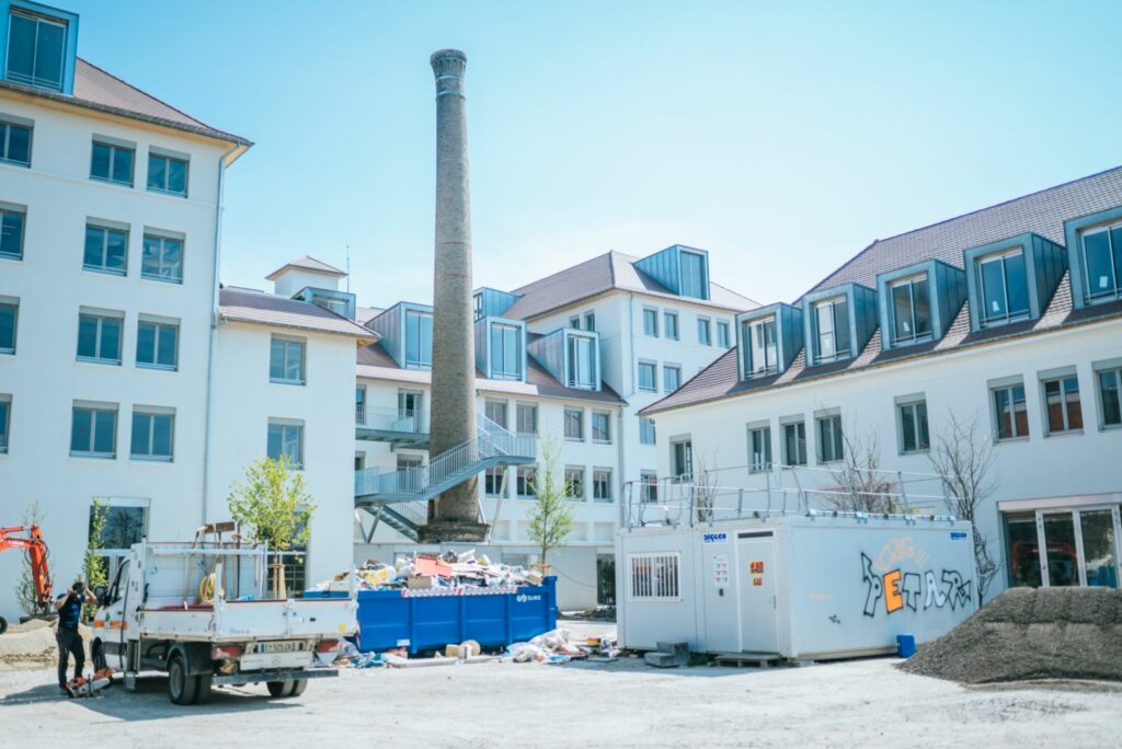 Le Chantier de l'Administration vu depuis la place des ouvrières de la Coop (Crédits : Jésus S. Baptista)