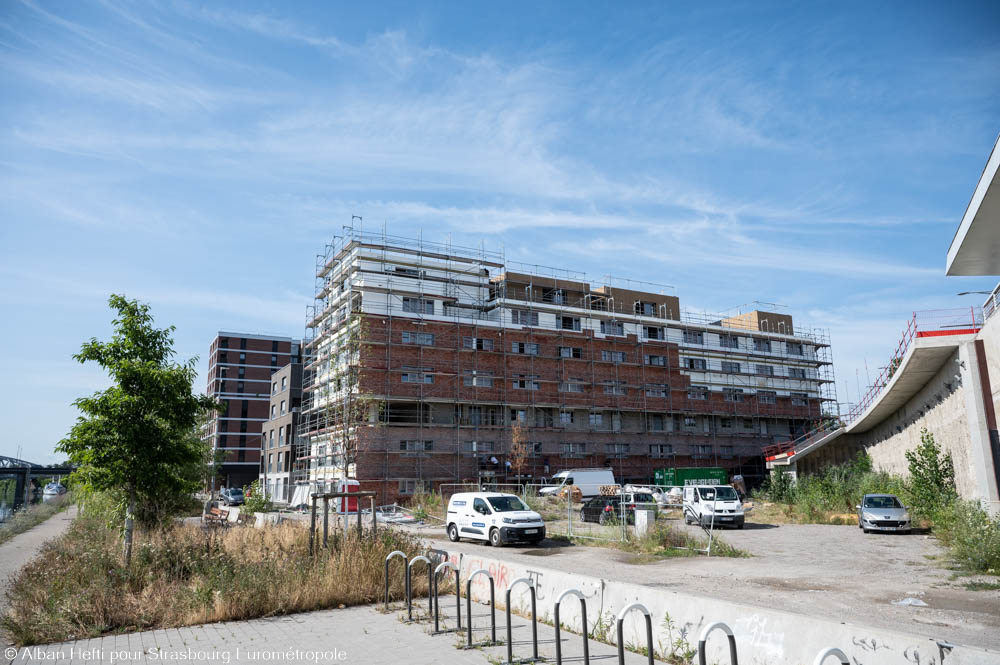 Blick vom Florence-Arthaud-Kai auf den Wohnkomplex Quai Ouest. Bildnachweis: Alban Hefti für die Eurometropole Straßburg