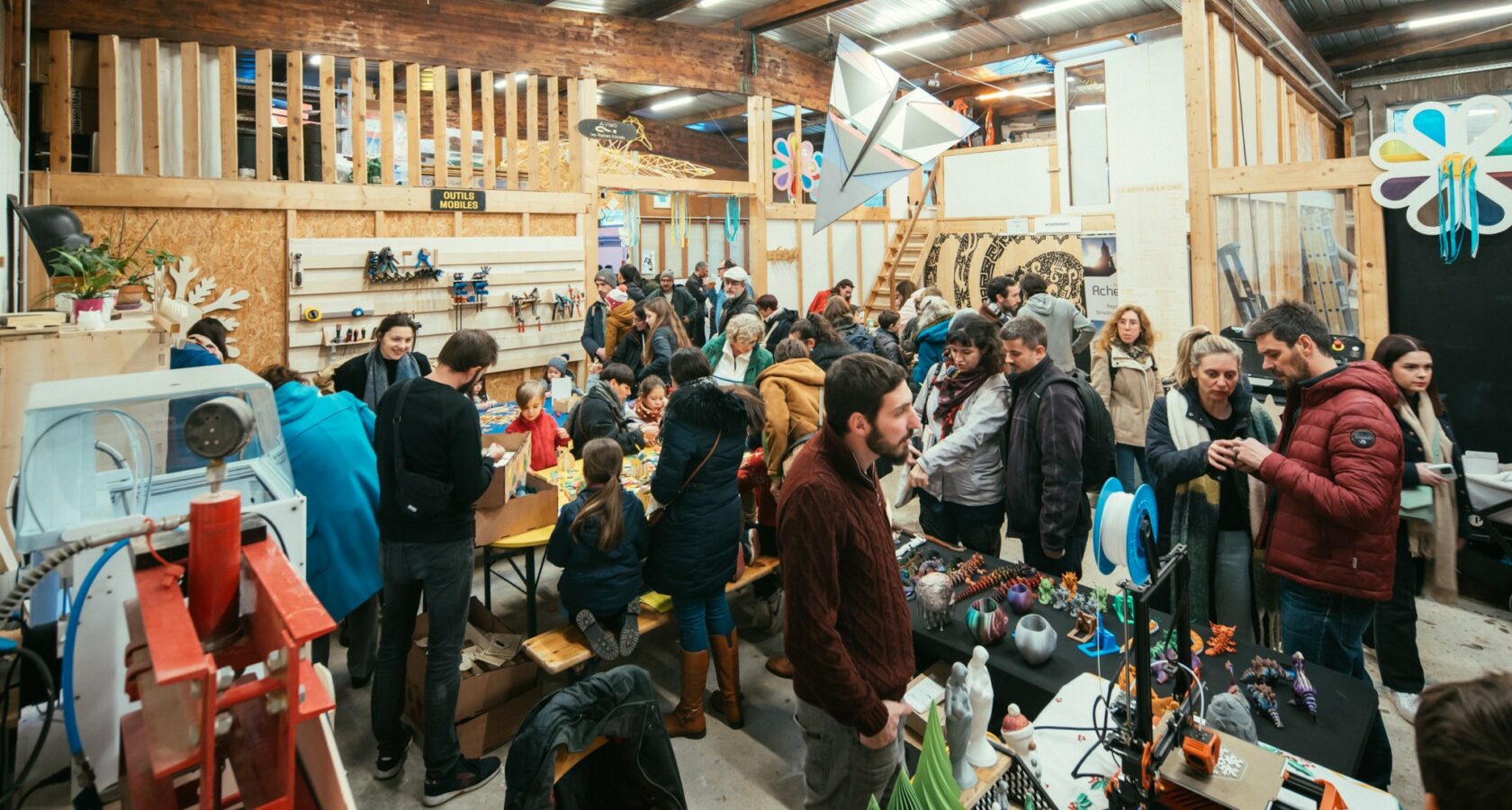 Les Ateliers éclairés. Crédits : Bartosch Salmanski