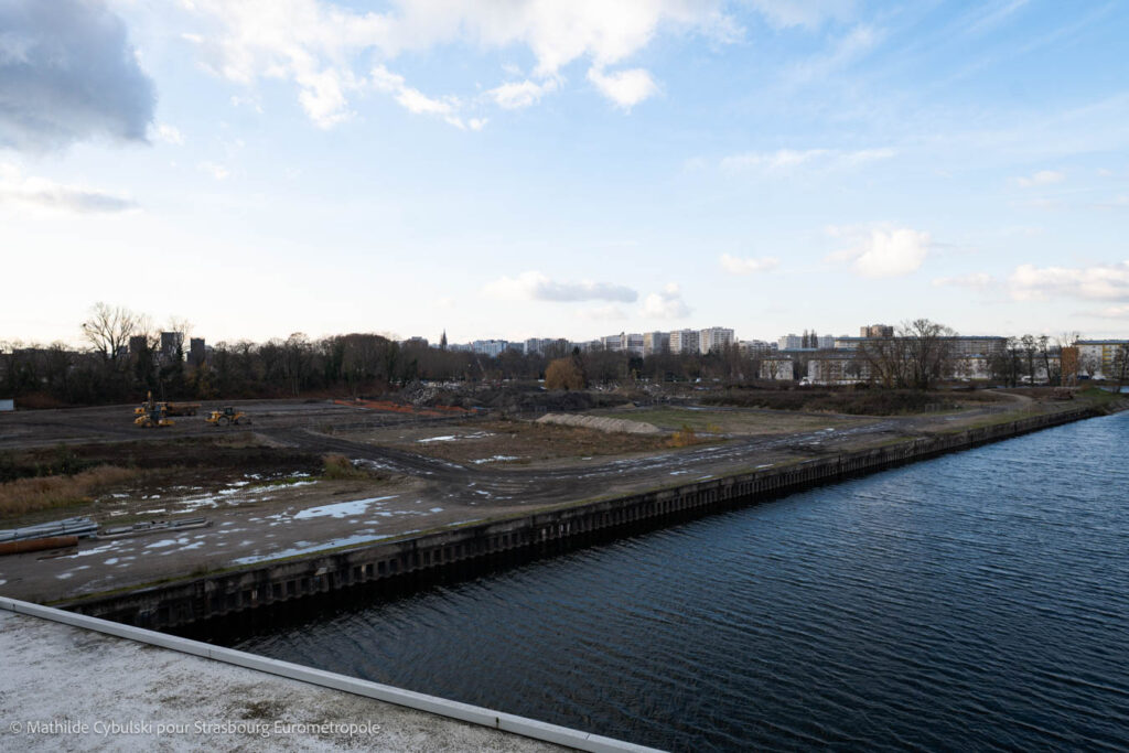 Vue sur le nord de la presqu'île Citadelle depuis le pont André Bord. Crédits : Mathilde Cybulski pour Strasbourg Eurométropole