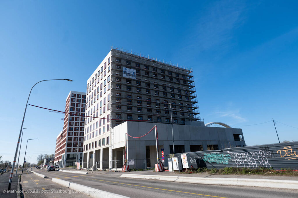 La résidence étudiante de Campus Starlette vue depuis la route du Petit Rhin. Crédits : Mathilde Cybulski pour Strasbourg Eurométropole