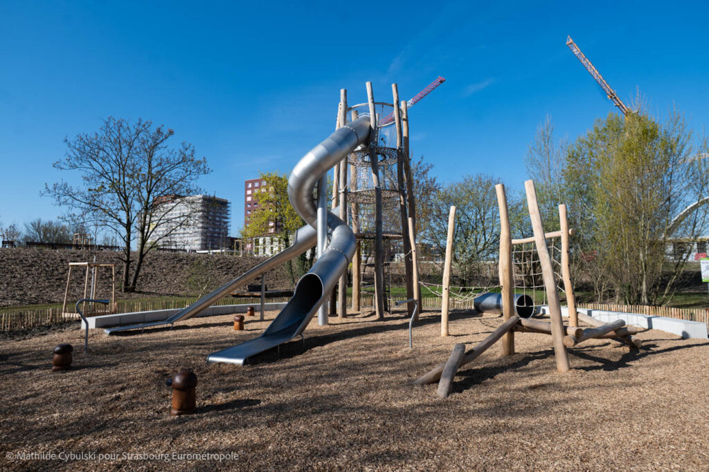 L'aire de jeux du sud du parc du Petit Rhin. Crédits : Mathilde Cybulski pour Strasbourg Eurométropole