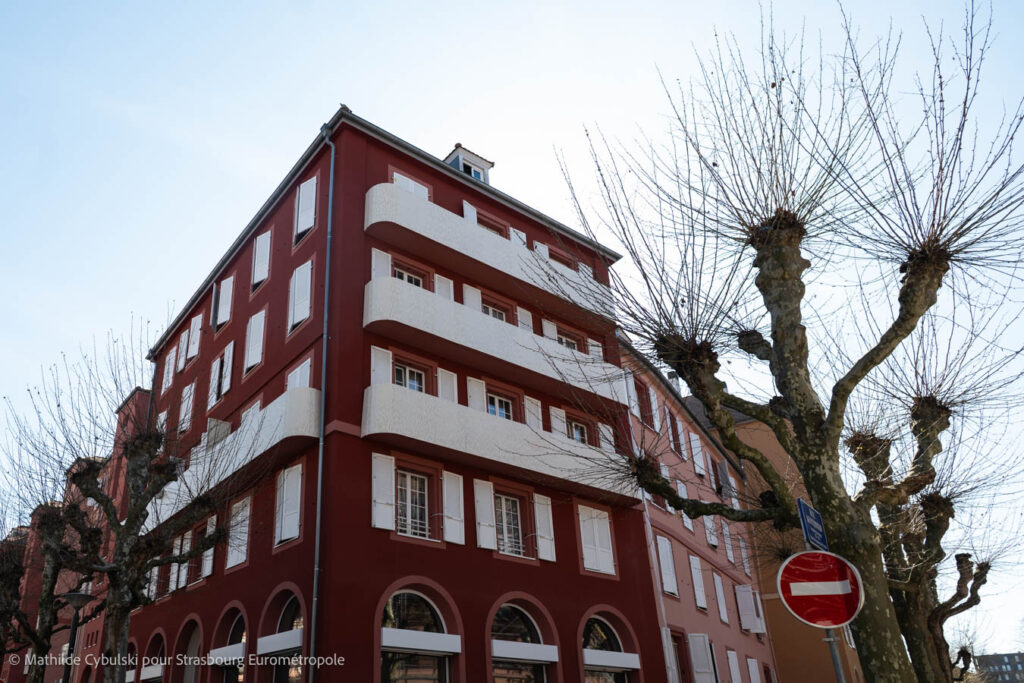 Certains logements ont pu bénéficier de nouveaux balcons. Crédits : Mathilde Cybulski pour Strasbourg Eurométropole