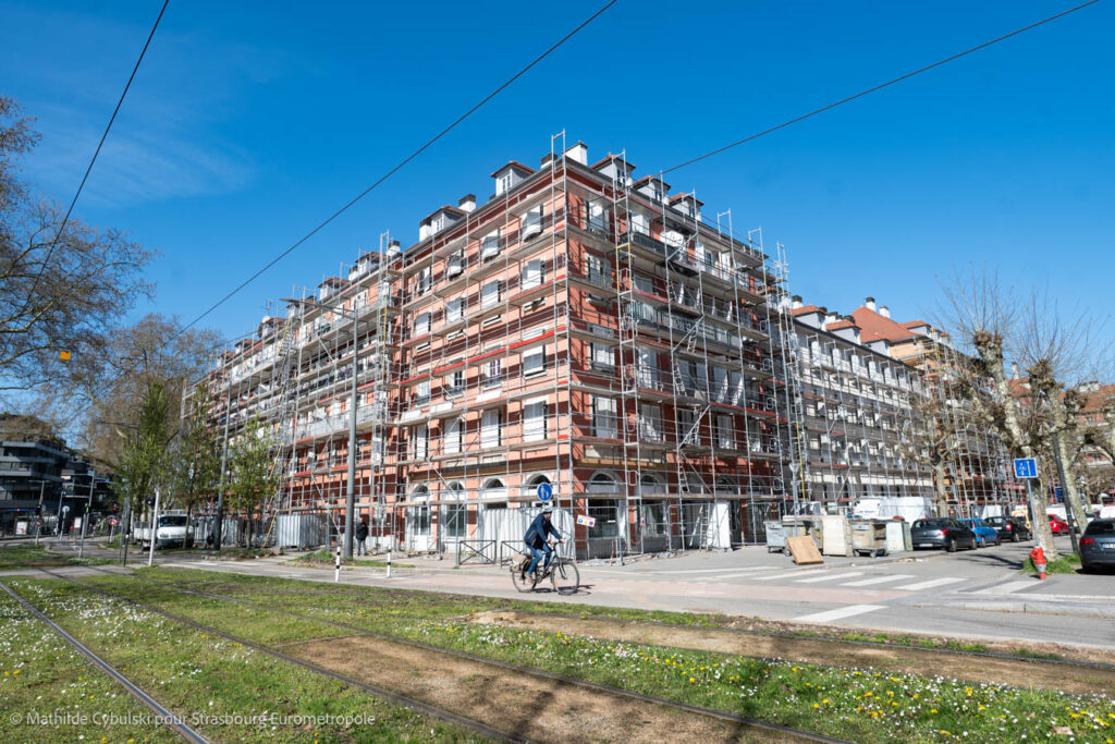 La Cité Loucheur vue depuis la ligne de tramway D. Crédits : Mathilde Cybulski pour Strasbourg Eurométropole